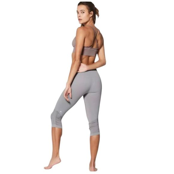 Lululemon Women's Light Gray Awakening High Rise 17" Cropped Leggings Size 2 - Picture 7 of 10